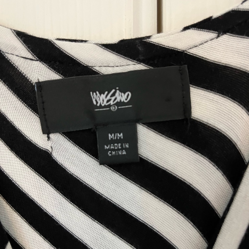 Asymmetrical black and white maxi dress - Size Medium